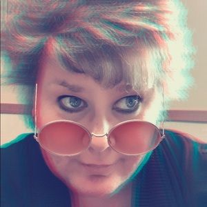 Meet your Posher, Carrie